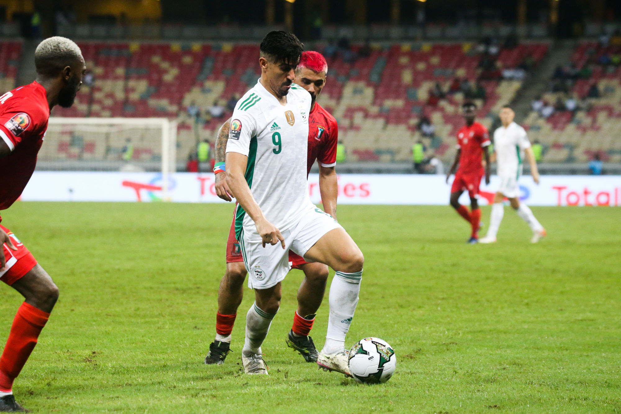 Mercato : un international algérien a refusé les verts !