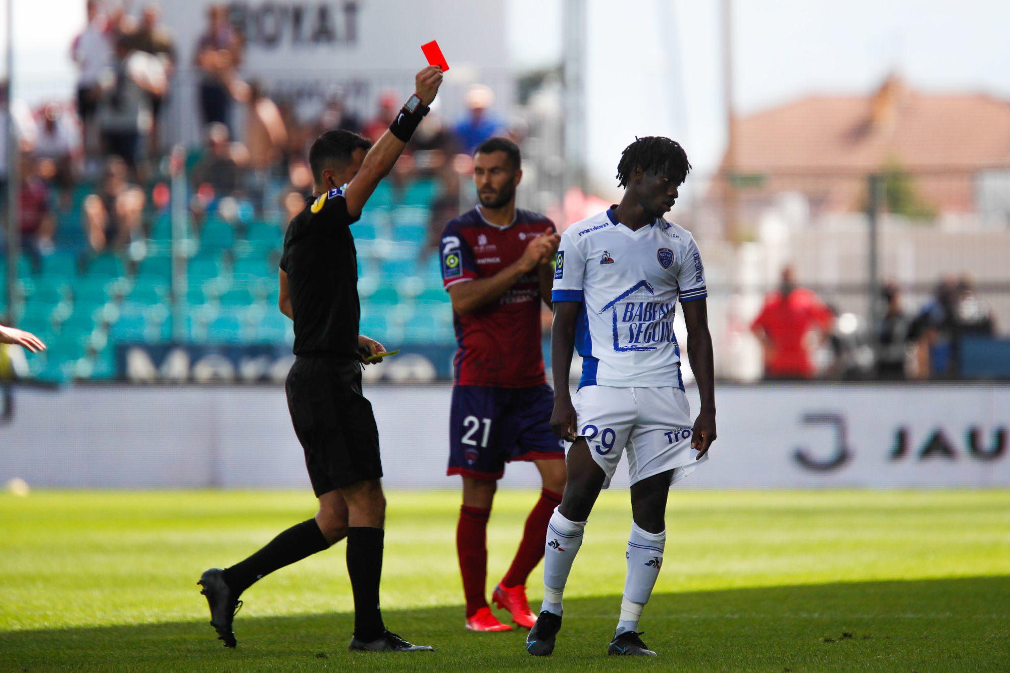 #ASSEESTAC : Le chat noir des Troyens pour arbitrer la rencontre !