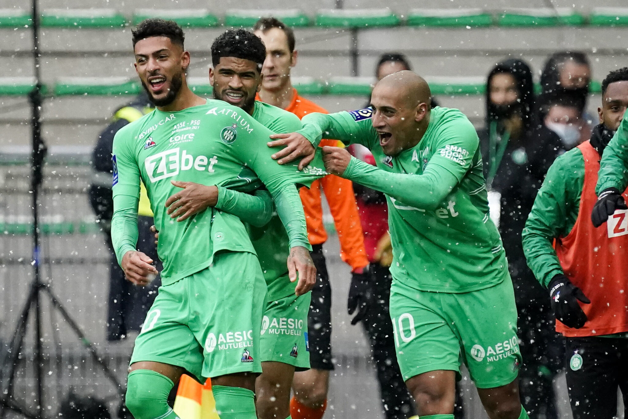 Khazri met en garde Bouanga et les jeunes contre la recherche de stats