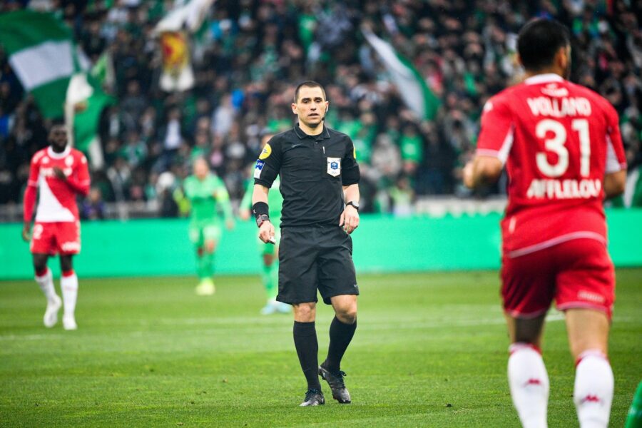 🔎🎙 #ASSEASM : Les échanges entre l'arbitre, la VAR et les joueurs dévoilés !