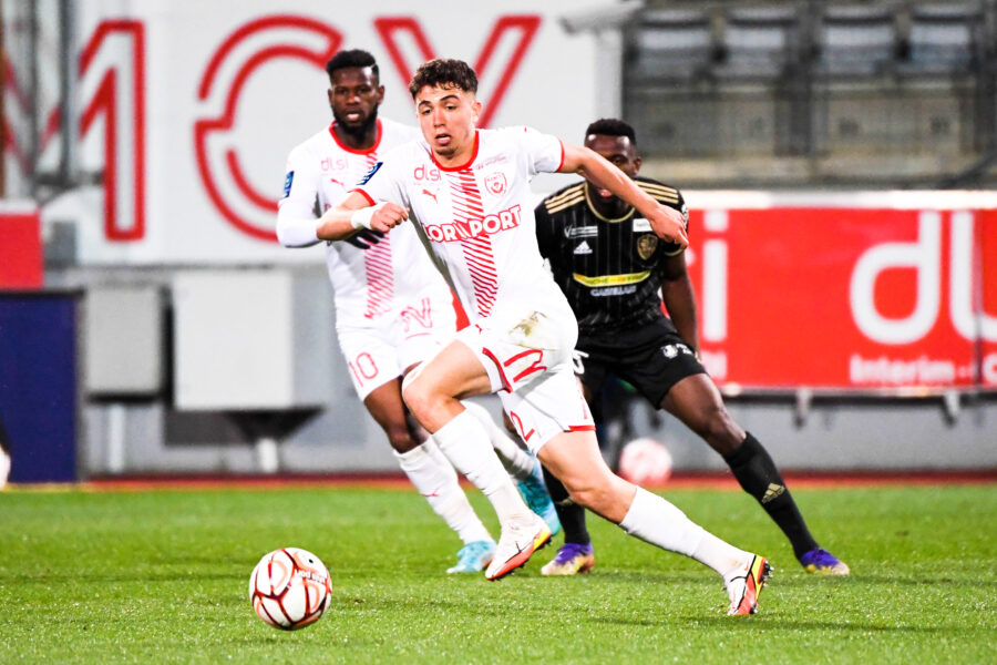 Mercato : Un jeune milieu talentueux suivi de près par les Verts !