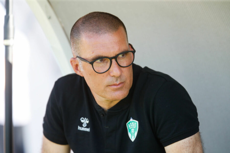 🥵 Laurent Batlles va passer au révélateur de l'autorité sur ses troupes !