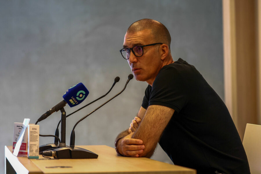 🎙️ Laurent Batlles assume pleinement ses choix tactiques !