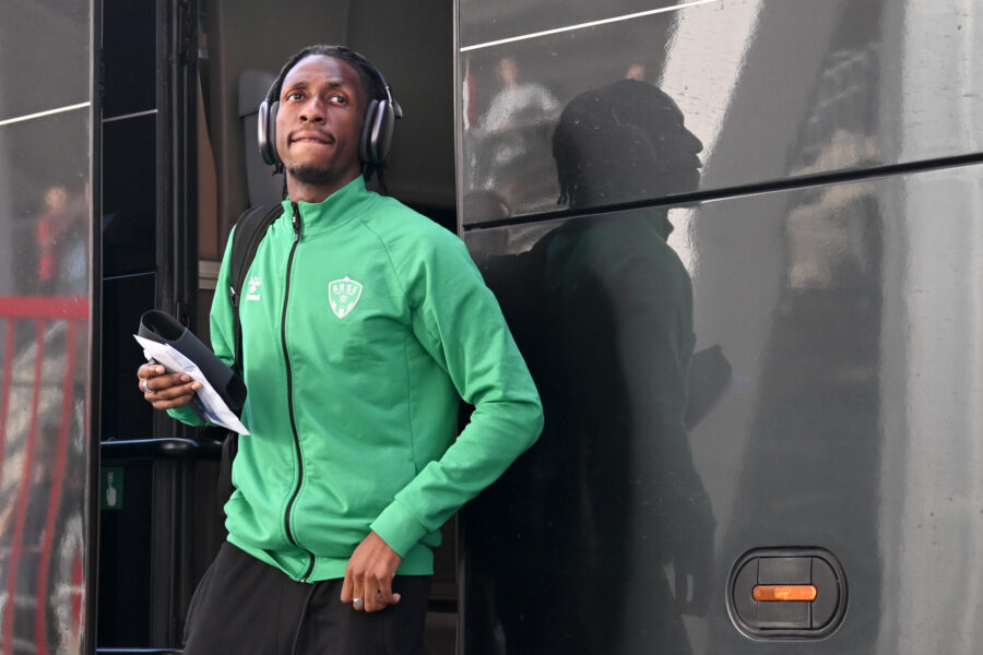 🗣 Mercato ASSE : Yvan Neyou ne veut pas rentrer