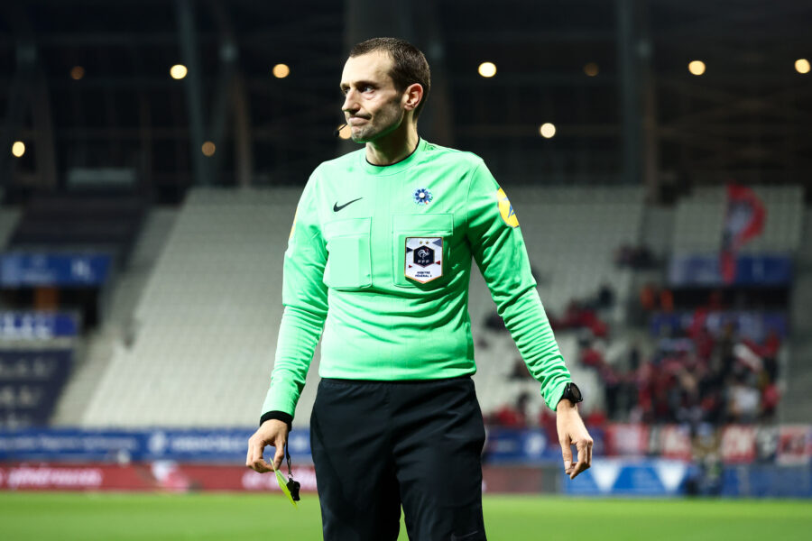 🟢🔵 ASSE - Paris FC : Un arbitre porte-bonheur désigné !