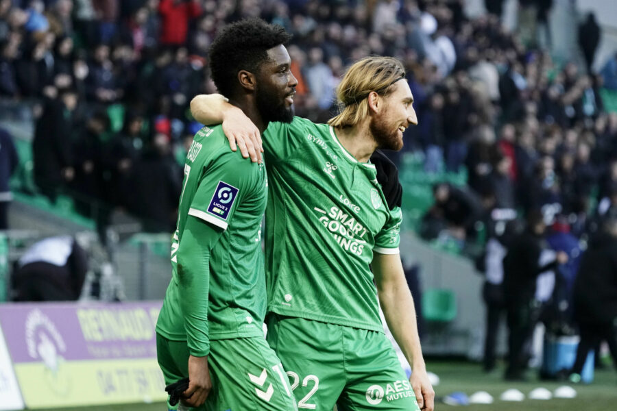 🟨🟥 Cinq joueurs majeurs de l'ASSE sous la menace d'une suspension !