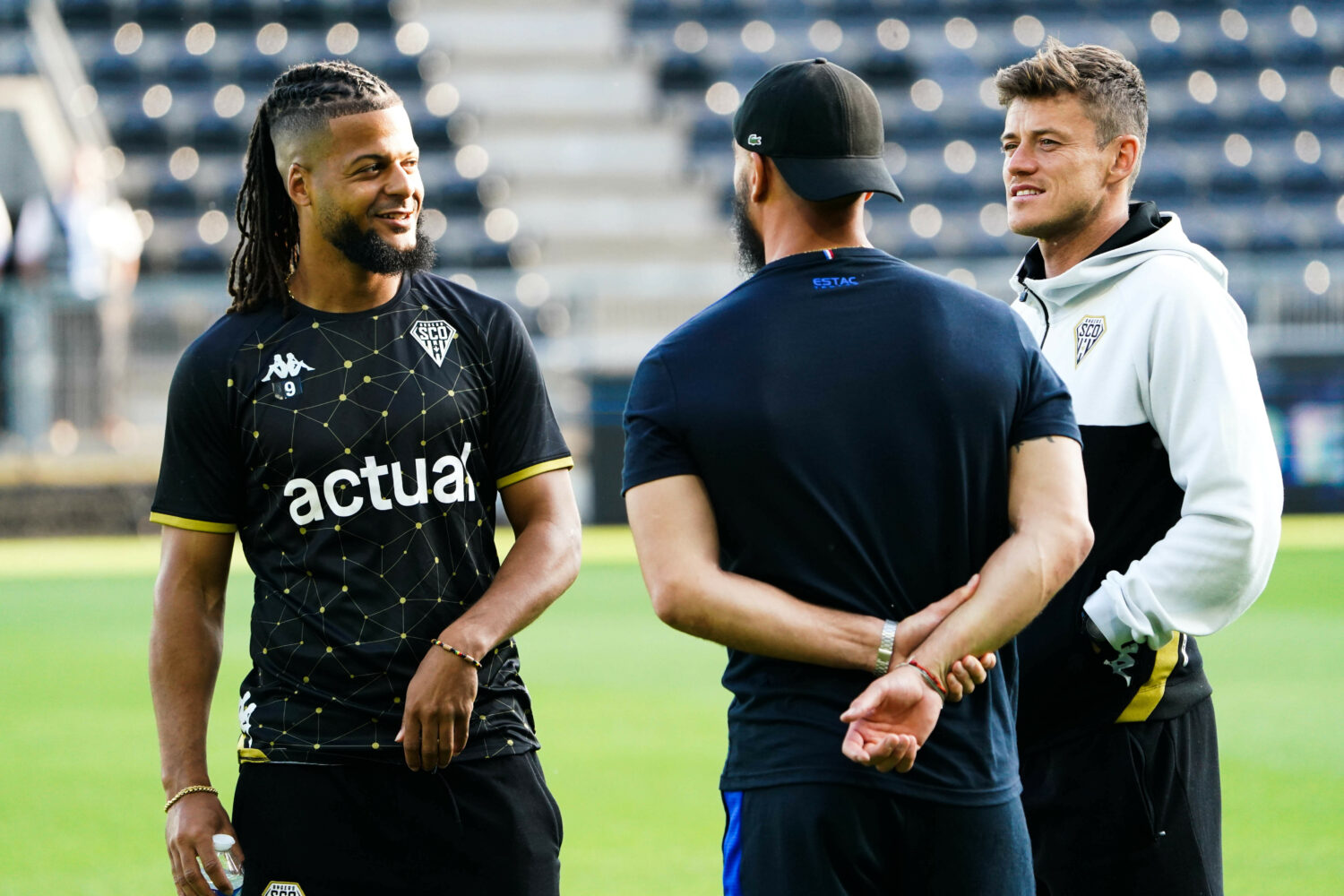 Un ancien joueur de l'ASSE mis à pied par son club !