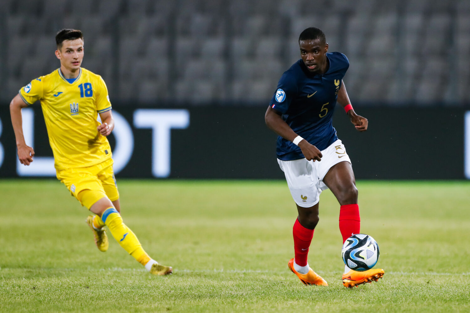 La marche était trop haute pour Niels Nkounkou !