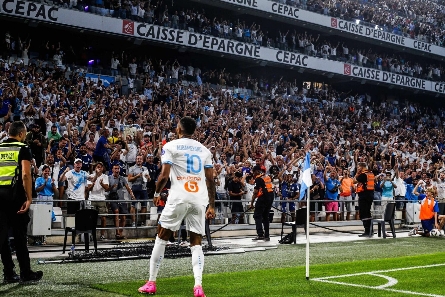 🎬 Aubame régale mais pleure avec Crivelli et Ramirez !