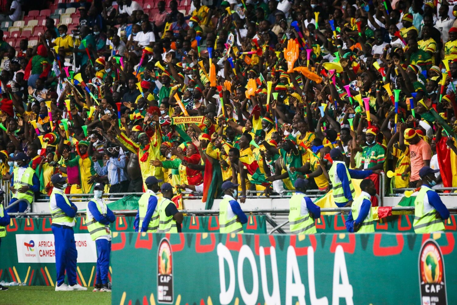 Dylan Batubinsika contre Benjamin Bouchouari, le match est lancé !