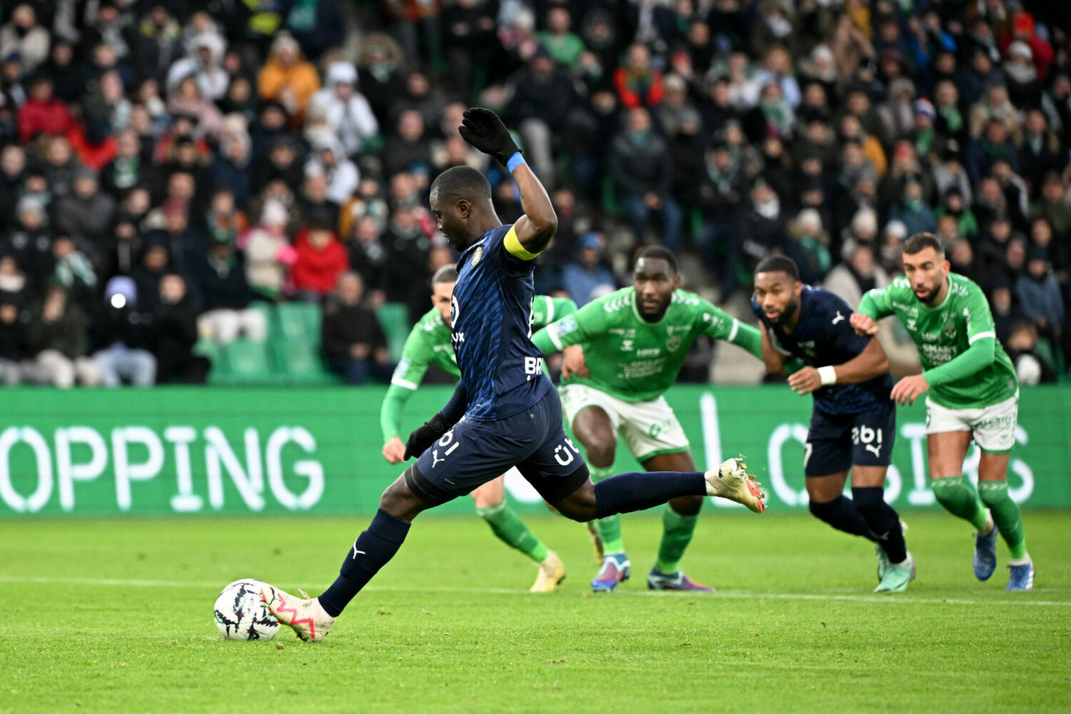 Ligue 2 : Pau sait comment enfoncer l’ASSE à Geoffroy Guichard !