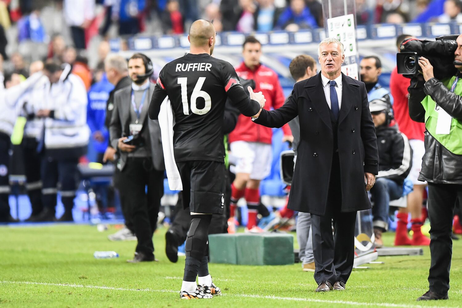 🇫🇷 Les coulisses de la discorde Ruffier - Deschamps !