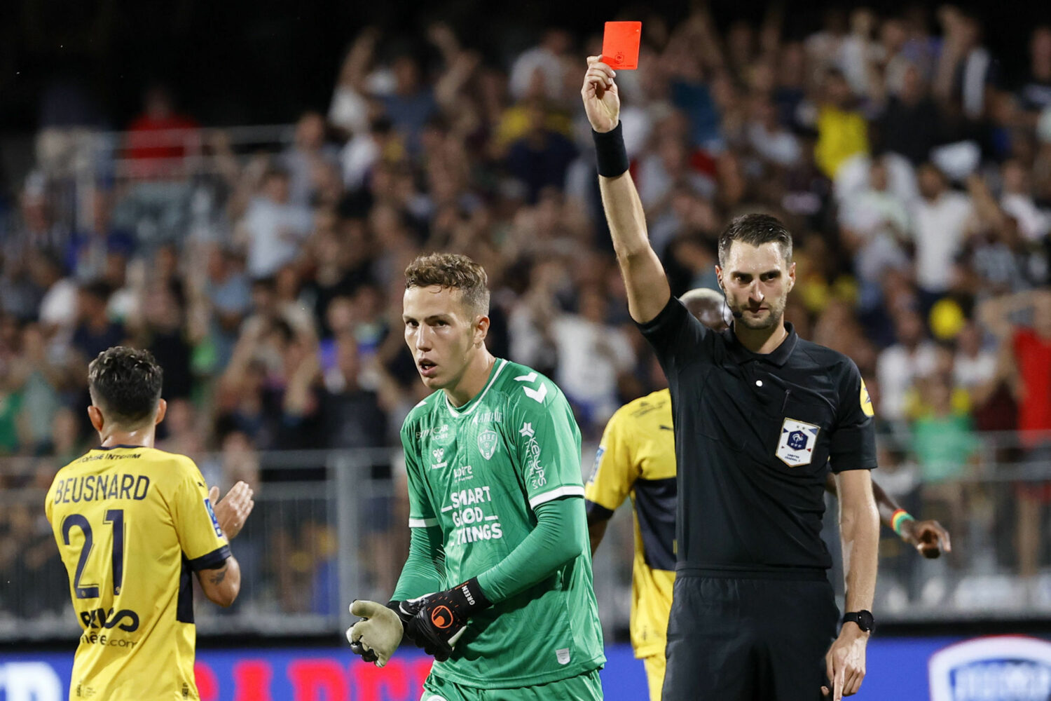 Arbitrage : Une nouvelle règle étonnante testée pour le football