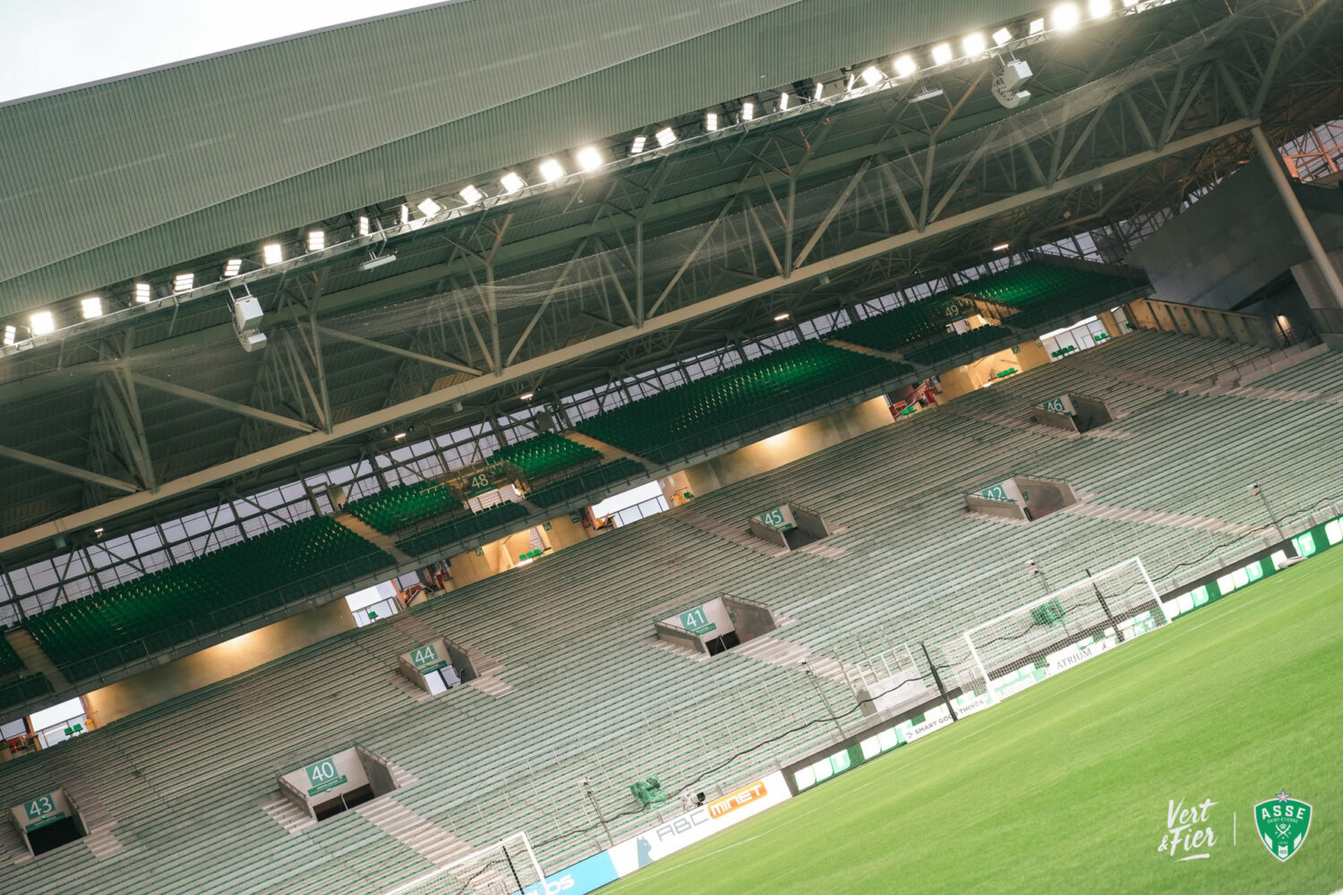 🚨 ASSE : Geoffroy-Guichard à nouveau lourdement sanctionné !