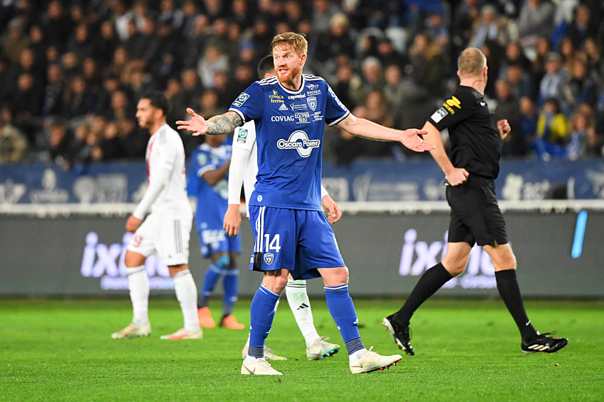Ligue 2 : Un ancien Vert met un terme sa carrière ?