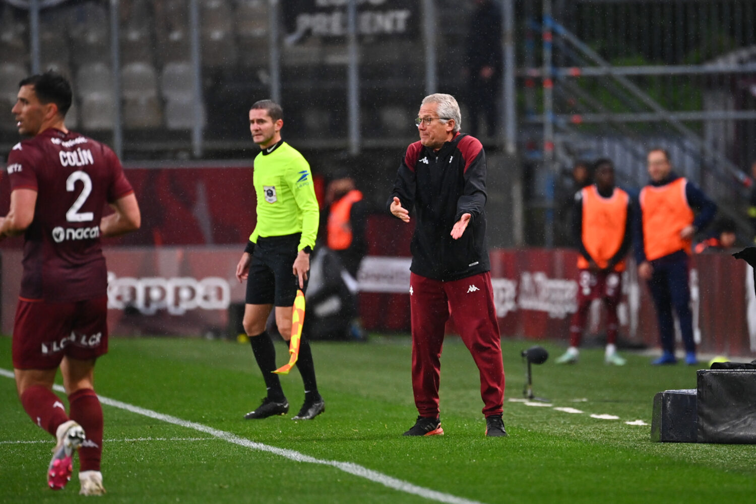 Lazlo Boloni (Metz) allume un joueur avant les barrages - ASSE