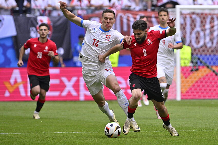 Mercato : Zuriko Davitashvili rassuré par un ancien Vert ! - ASSE