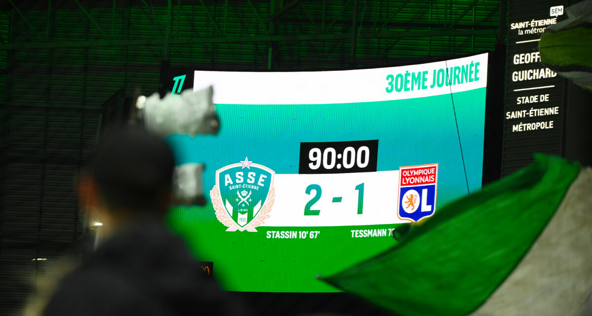 ASSE : "C'est peut-être un supporter de Lyon qui vise l'arbitre..."