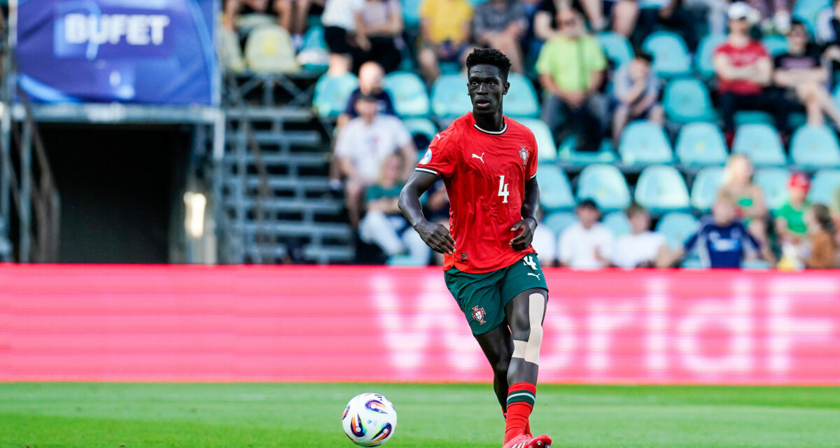 Mercato : Qui est Chico Lamba, la nouvelle recrue de l'ASSE ?